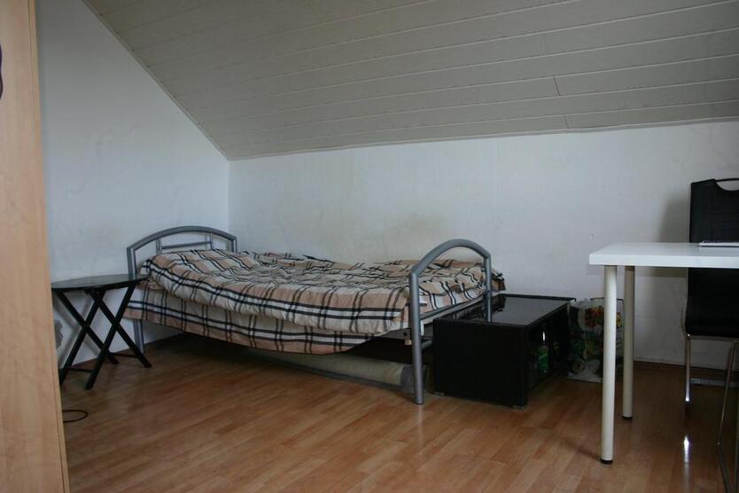 Möbliert WG-Zimmer