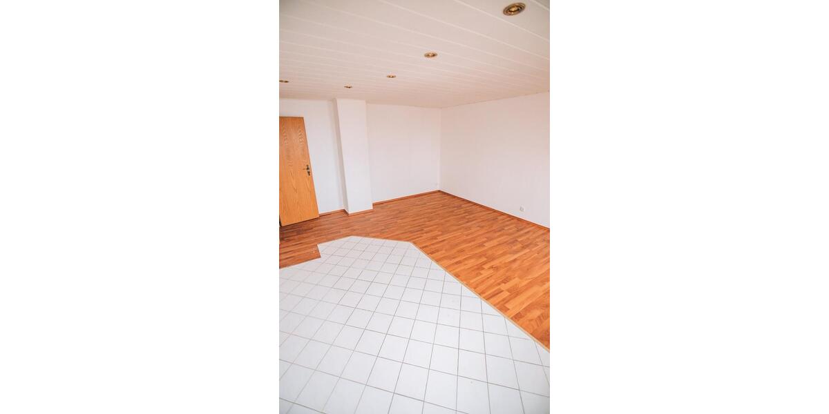 Dachgeschoßwohnung Gera Alt-Bieblach - 2.5 Zimmer, 75 m&sup2;, 449&euro; | Angebot:25968243