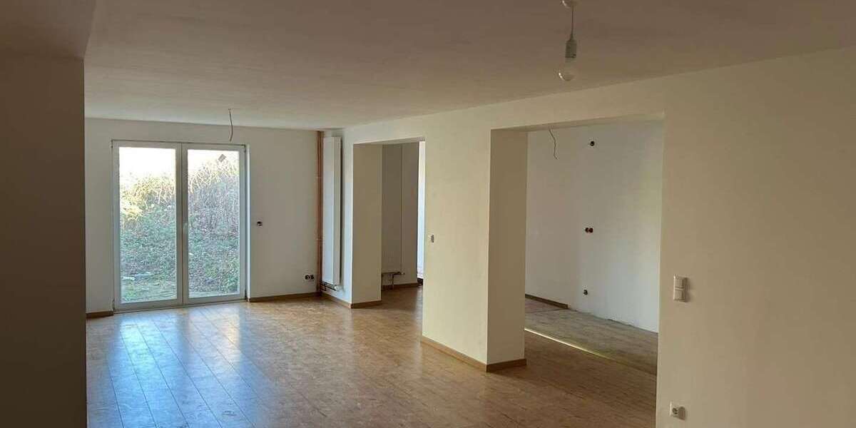 Etagenwohnung Oschersleben - 3 Zimmer, 105 m&sup2;, 1.090&euro; | Angebot:26553224