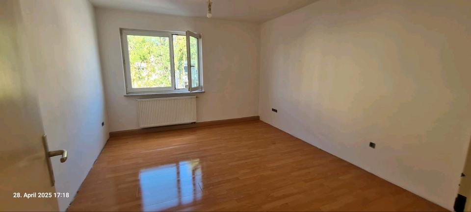 Etagenwohnung Buckenhof - 3 Zimmer, 80 m&sup2;, 1.100&euro; | Angebot:26697480