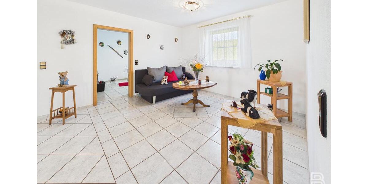 Erdgeschoßwohnung Kelheim - 3 Zimmer, 123 m&sup2;, 1.100&euro; | Angebot:26311579