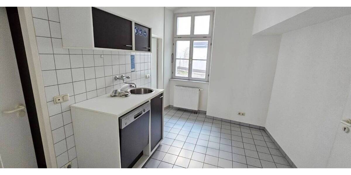 Gewerbeobjekt Amberg - 5 Zimmer, 274 m&sup2;, 3.700&euro; | Angebot:25665004