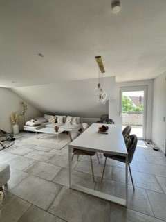 Wohnung zum Mieten in Frickenhausen 1.215 € 90 m²