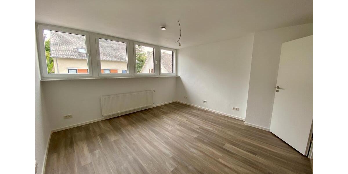 Dachgeschoßwohnung Mertesdorf - 3 Zimmer, 77 m&sup2;, 1.000&euro; | Angebot:26659476