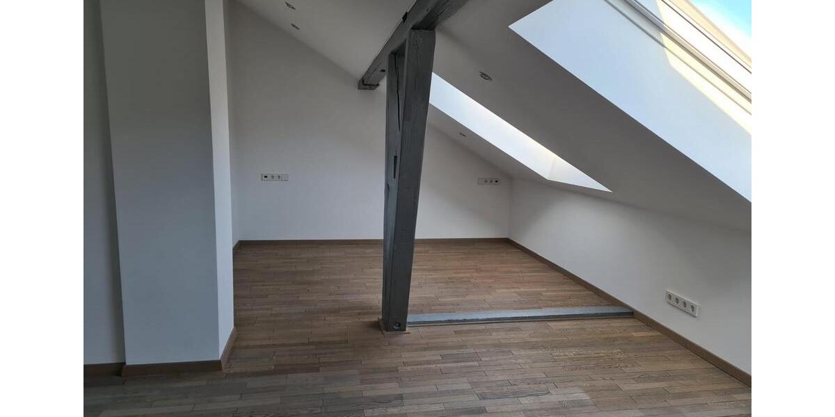 Dachgeschoßwohnung Stuttgart Stuttgart-Ost - 3.5 Zimmer, 96 m&sup2;, 1.600&euro; | Angebot:26641216
