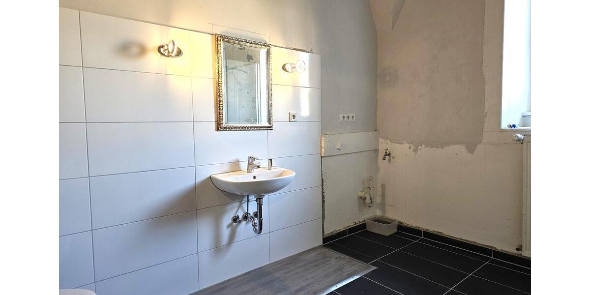 Dachgeschoßwohnung Bad Kreuznach - 2.5 Zimmer, 113 m&sup2;, 650&euro; | Angebot:25752587