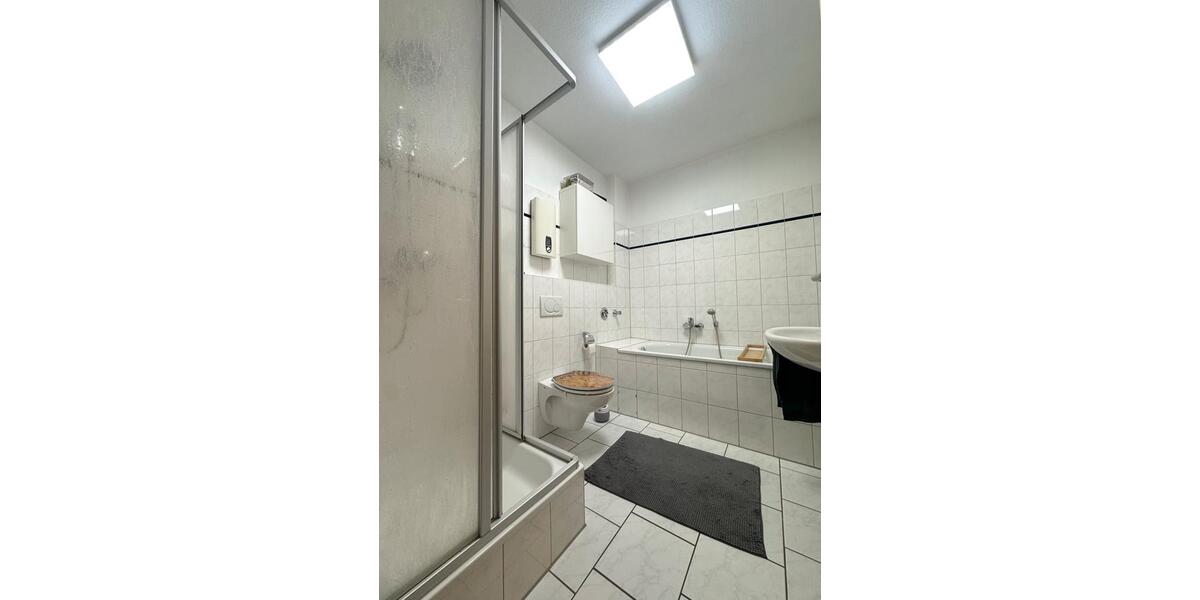 *Helle 2-Zimmer-Wohnung mit Balkon in Leichlingen* 3 zimmer