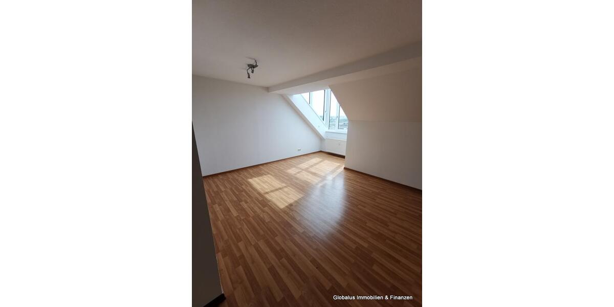Dachgeschoßwohnung Plauen - 5 Zimmer, 105 m&sup2;, 690&euro; | Angebot:25871109