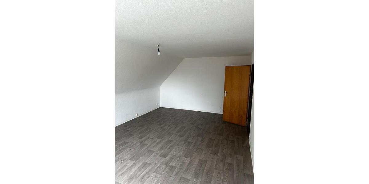 Dachgeschoßwohnung Wittmund - 3.5 Zimmer, 80 m&sup2;, 500&euro; | Angebot:26235163