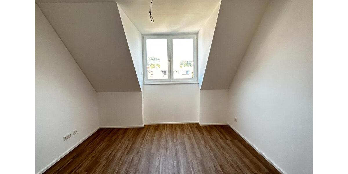 Dachgeschoßwohnung Bayreuth Bernecker Straße / Insel / Riedelsberg - 4 Zimmer, 143 m&sup2;, 2.155&euro; | Angebot:26147855