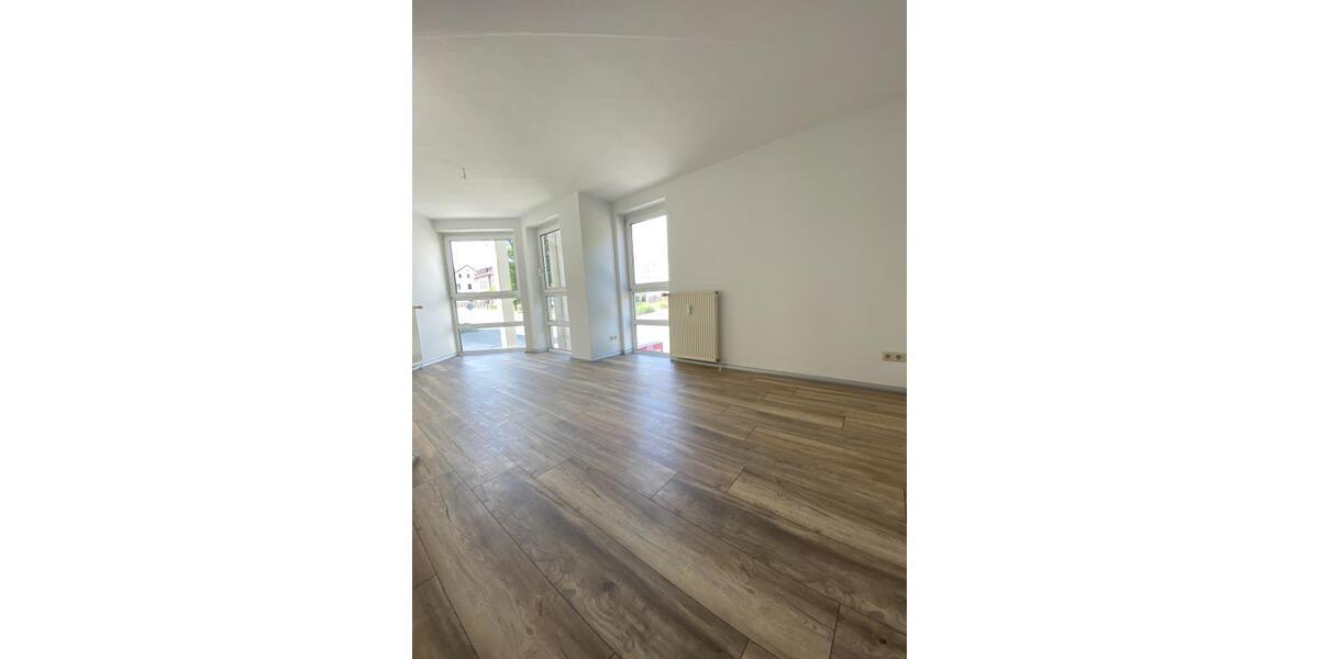 Etagenwohnung Mittweida - 1 Zimmer, 28 m&sup2;, 275&euro; | Angebot:26004585