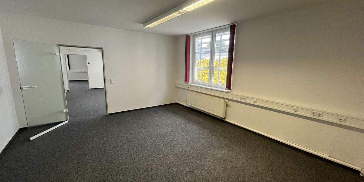 Gewerbeobjekt Karlsruhe Neureut - 7 Zimmer, 1.950&euro; | Angebot:24543953