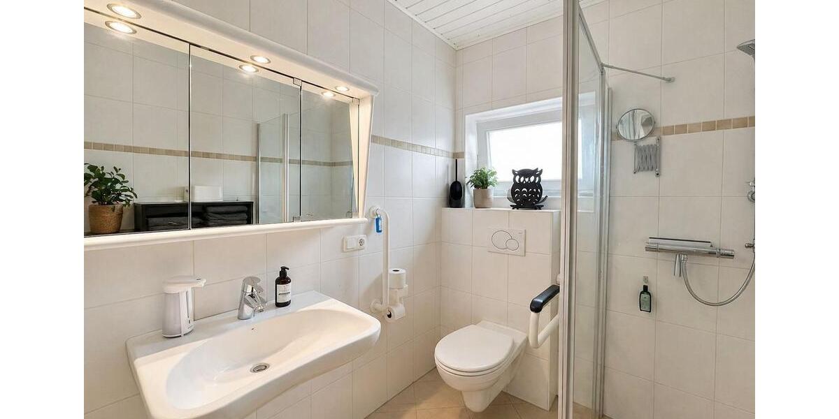 Einfamilienhaus Varel - 4 Zimmer, 121 m&sup2;, 1.200&euro; | Angebot:26481788