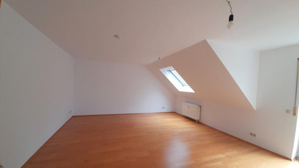 Dachgeschoßwohnung Krumbach (Schwaben) - 2 Zimmer, 63 m&sup2;, 680&euro; | Angebot:26042073