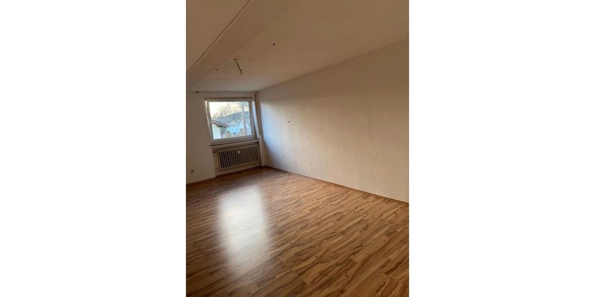 Dachgeschoßwohnung Kronach - 4 Zimmer, 86 m&sup2;, 550&euro; | Angebot:26233550