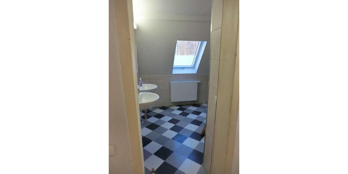 Wohnen auf Zeit Roßwein - 6 Zimmer, 160 m&sup2;, 15&euro; | Angebot:24981244