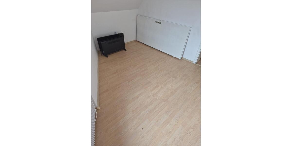 Dachgeschoßwohnung Bad Mergentheim - 4.5 Zimmer, 82 m&sup2;, 850&euro; | Angebot:26213024