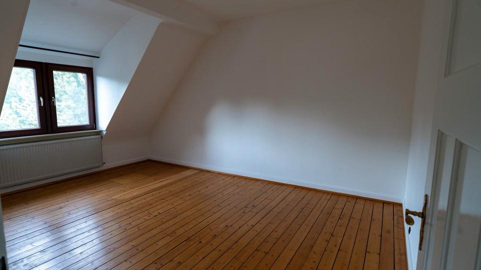 Dachgeschoßwohnung Saarbrücken St. Arnual - 3 Zimmer, 80 m&sup2;, 980&euro; | Angebot:26236826