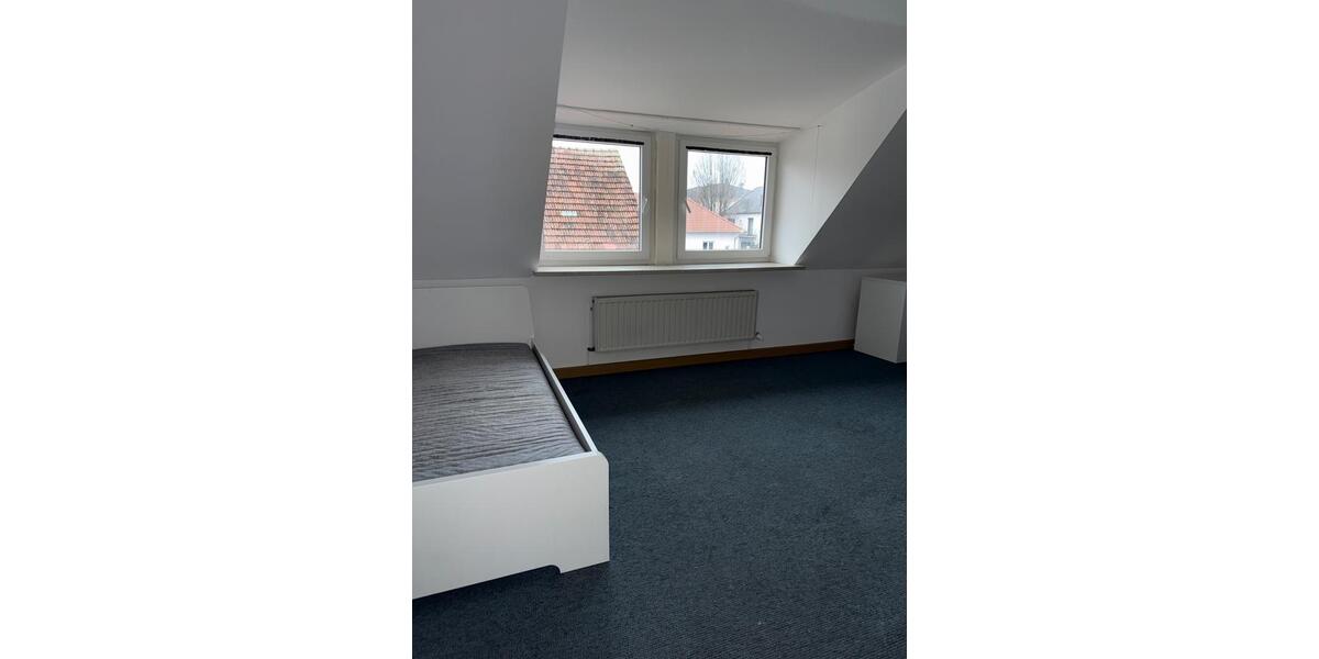 Dachgeschoßwohnung Straubing - 3 Zimmer, 48 m&sup2;, 670&euro; | Angebot:24548736