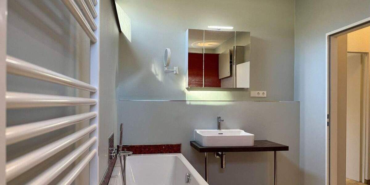 Modernisierte 3-Zimmer-Wohnung in Berlin-Dahlem mieten, ca. 180 m², große Ost- und West-Terrassen 3 zimmer