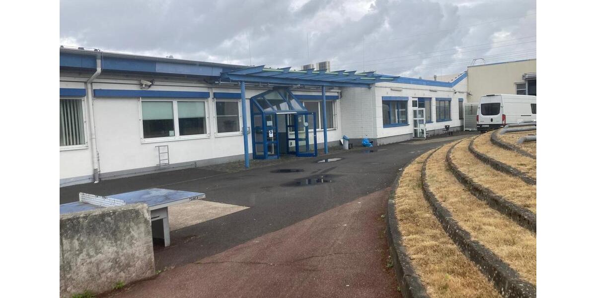 Moderne Bürofläche in Fuldabrück – frisch renoviert zimmer