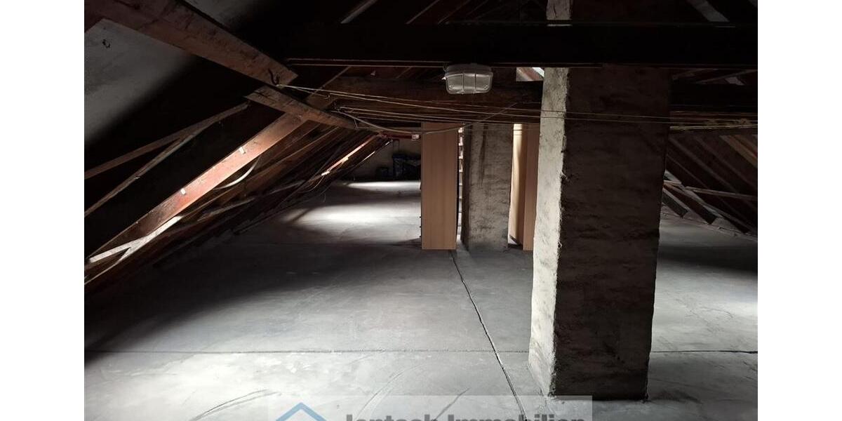 Etagenwohnung Teuchern - 3 Zimmer, 62 m&sup2;, 370&euro; | Angebot:23738678