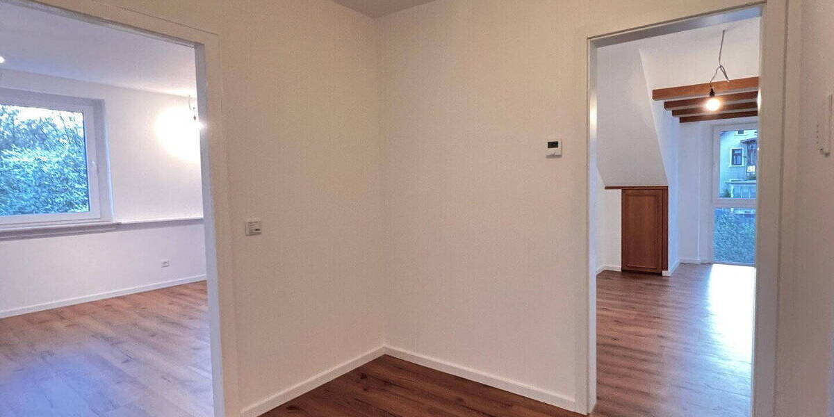 Einfamilienhaus Bielefeld Innenstadt - 9 Zimmer, 230 m&sup2;, 3.550&euro; | Angebot:26155754