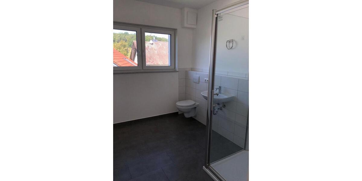 Dachgeschoßwohnung Petersberg - 2 Zimmer, 71 m&sup2;, 820&euro; | Angebot:26067434