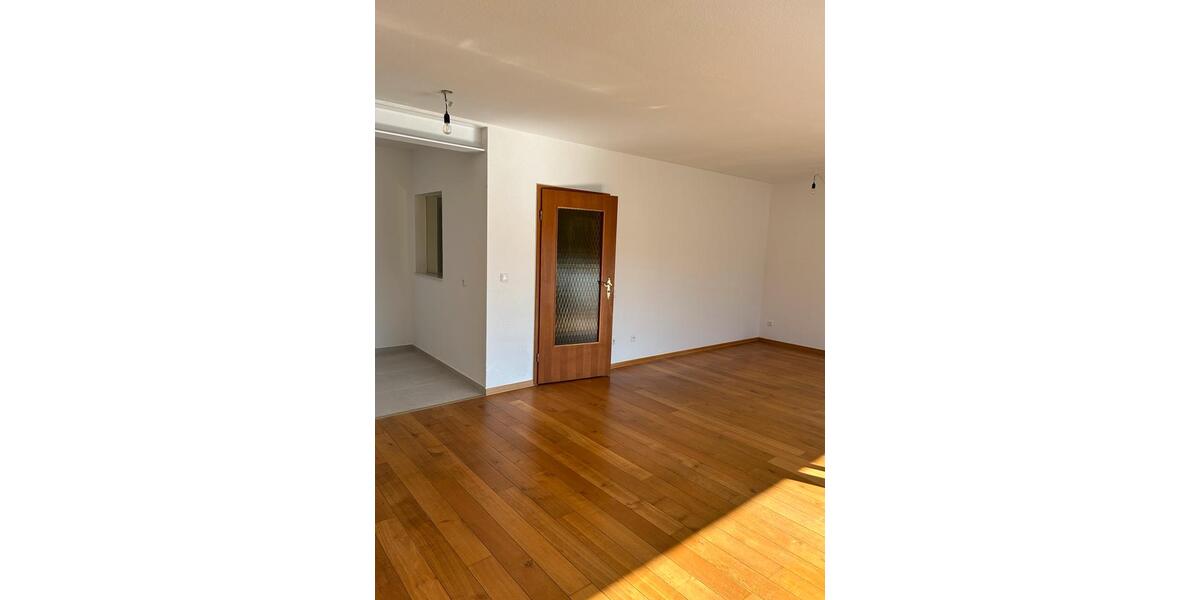 Hochparterre Solingen - 3 Zimmer, 82 m&sup2;, 880&euro; | Angebot:26534203
