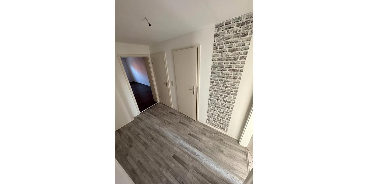 Dachgeschoßwohnung Freiberg - 2.5 Zimmer, 67 m&sup2;, 380&euro; | Angebot:26470199