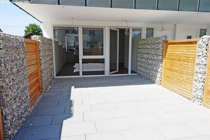 Neuwertige Erdgeschoßwohnung mit großer Terrasse