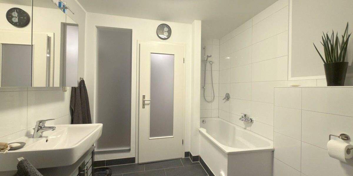 Etagenwohnung Oberhausen Altstadt-Mitte - 3 Zimmer, 113 m&sup2;, 945&euro; | Angebot:25748239