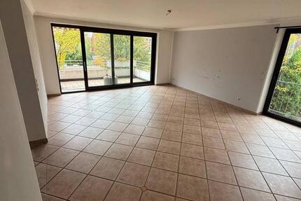Helle, renovierte 3-Zimmer-Whg. mit Balkon & EBK – 92 m² 40667 3 zimmer
