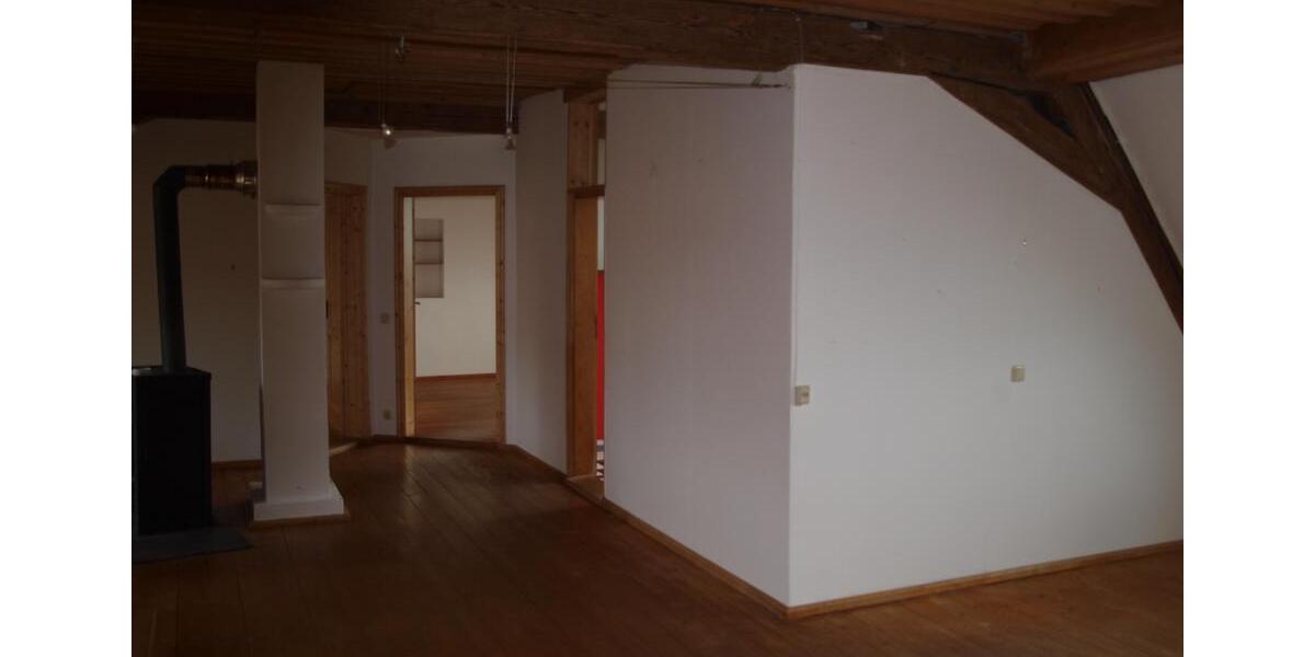 Dachgeschoßwohnung Ipsheim - 4 Zimmer, 105 m&sup2;, 760&euro; | Angebot:26670230