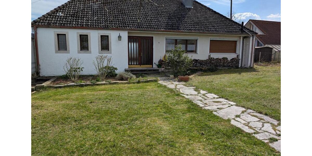 Bungalow Nördlingen - 5 Zimmer, 186 m&sup2;, 1.700&euro; | Angebot:25963068