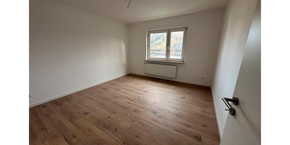 Etagenwohnung Siegen - 3 Zimmer, 65 m&sup2;, 650&euro; | Angebot:26592499