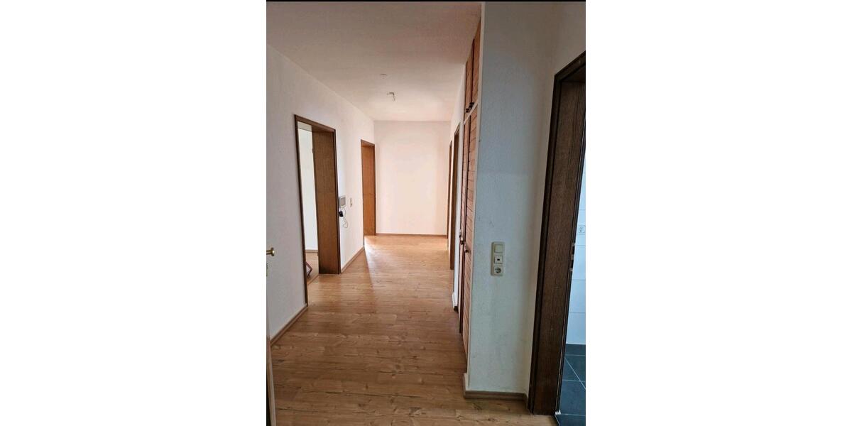 Etagenwohnung Guxhagen - 3 Zimmer, 115 m&sup2;, 900&euro; | Angebot:24528406