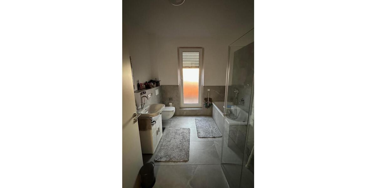 Terrassenwohnung Krefeld - 4 Zimmer, 132 m&sup2;, 1.500&euro; | Angebot:24941232