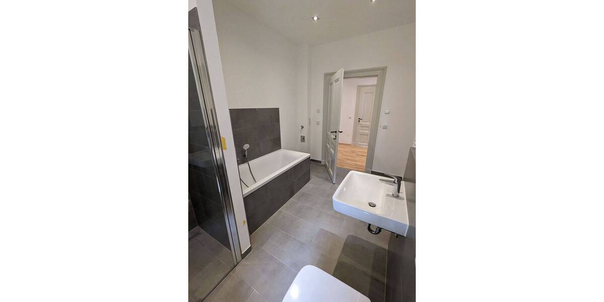 Etagenwohnung Borna - 3 Zimmer, 75 m&sup2;, 660&euro; | Angebot:26117833