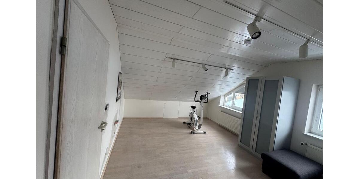 Dachgeschoßwohnung Hanau Groß-Steinheim - 3 Zimmer, 70 m&sup2;, 950&euro; | Angebot:25956833