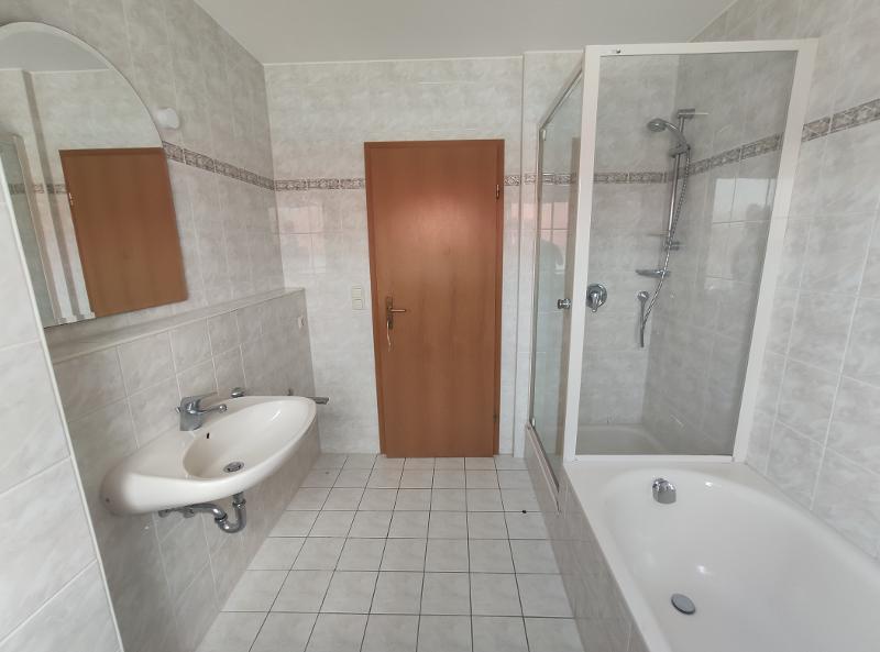 3 Zi. Wohnung (Nr. 6) im DG (2. OG) mit Balkon und Garage - Etagenwohnung Erlangen OT Dechsendorf | Angebot:24315669