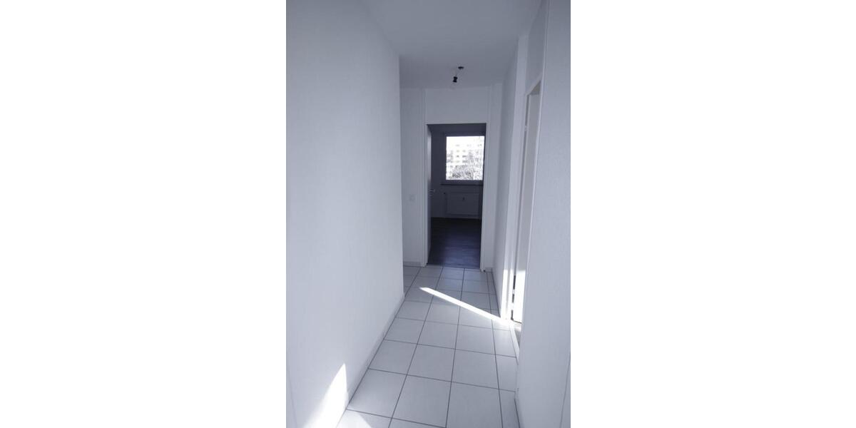 *** EBK 650 EUR gg Abstand - D U S C H E + LAMINAT + Balkon - Tiefgarage - grüne BETZENBERG Lage *** 3 zimmer