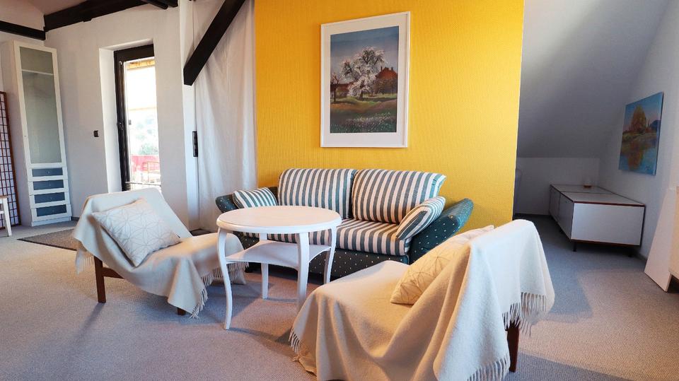 Dachgeschoßwohnung Zierenberg - 2 Zimmer, 72 m&sup2;, 650&euro; | Angebot:26531124