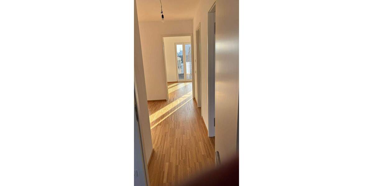 Etagenwohnung Offenbach am Main Hafen - 4 Zimmer, 154 m&sup2;, 2.695&euro; | Angebot:24277698