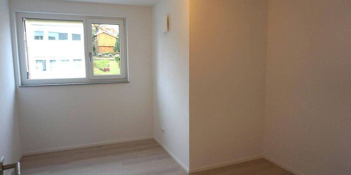Etagenwohnung Altensteig - 3 Zimmer, 92 m&sup2;, 1.200&euro; | Angebot:26018234