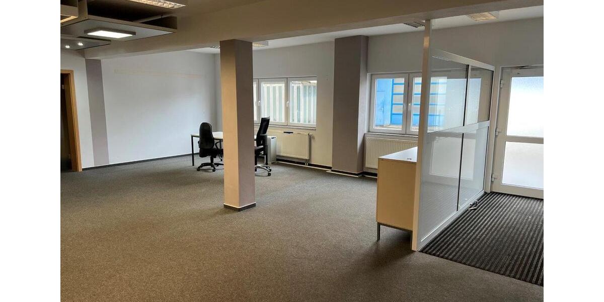 Attraktive Gewerbehalle mit Büroflächen in zentraler Lage zu vermieten zimmer
