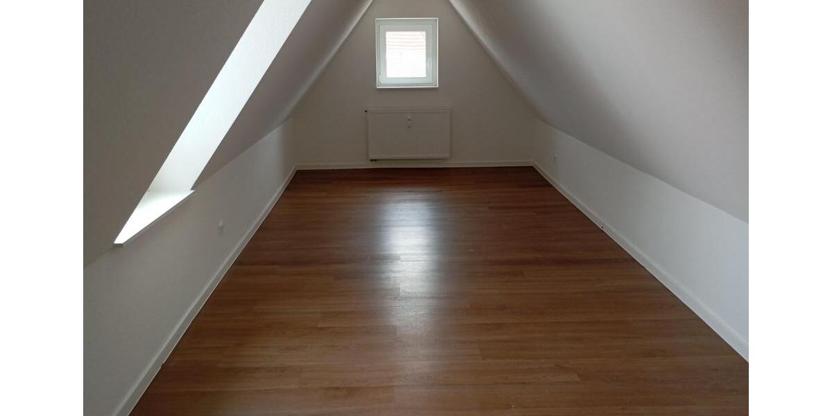 Dachgeschoßwohnung Tuttlingen - 3 Zimmer, 72 m&sup2;, 800&euro; | Angebot:21871380