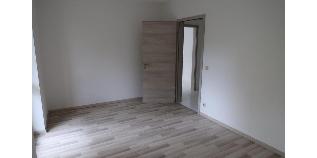 Erdgeschoßwohnung Deggendorf - 2 Zimmer, 64 m&sup2;, 650&euro; | Angebot:25857785