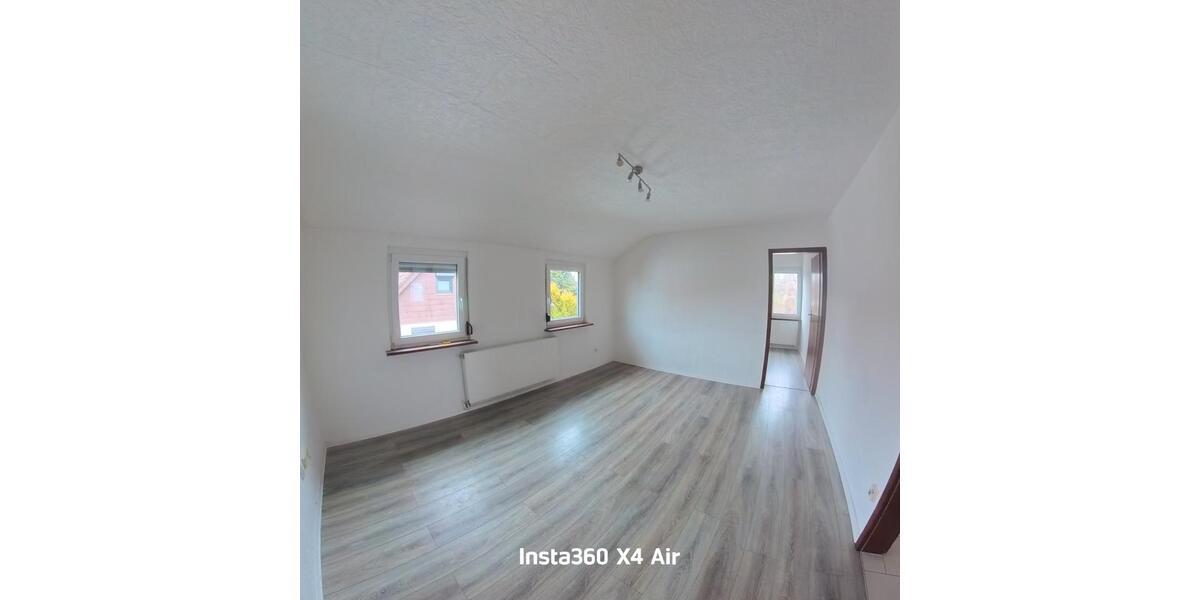 Dachgeschoßwohnung Ellwangen (Jagst) - 4 Zimmer, 80 m&sup2;, 790&euro; | Angebot:26679245