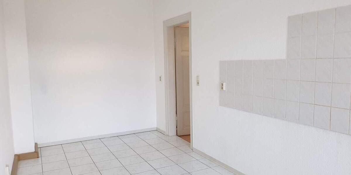 Etagenwohnung Markkleeberg - 4 Zimmer, 100 m&sup2;, 1.000&euro; | Angebot:25037996